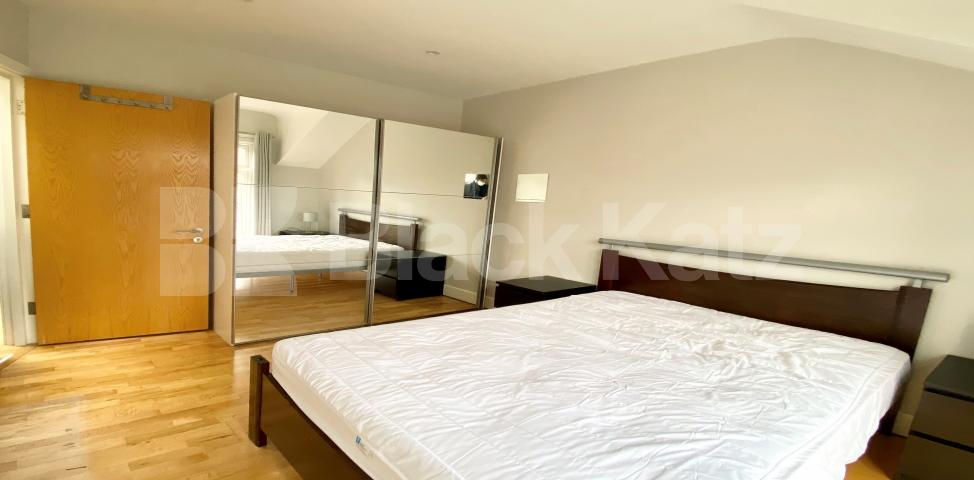 			UNDER OFFER , 1 Bedroom, 1 bath, 1 reception Apartment			 Southwark Bridge Road, London Bridge / Borough